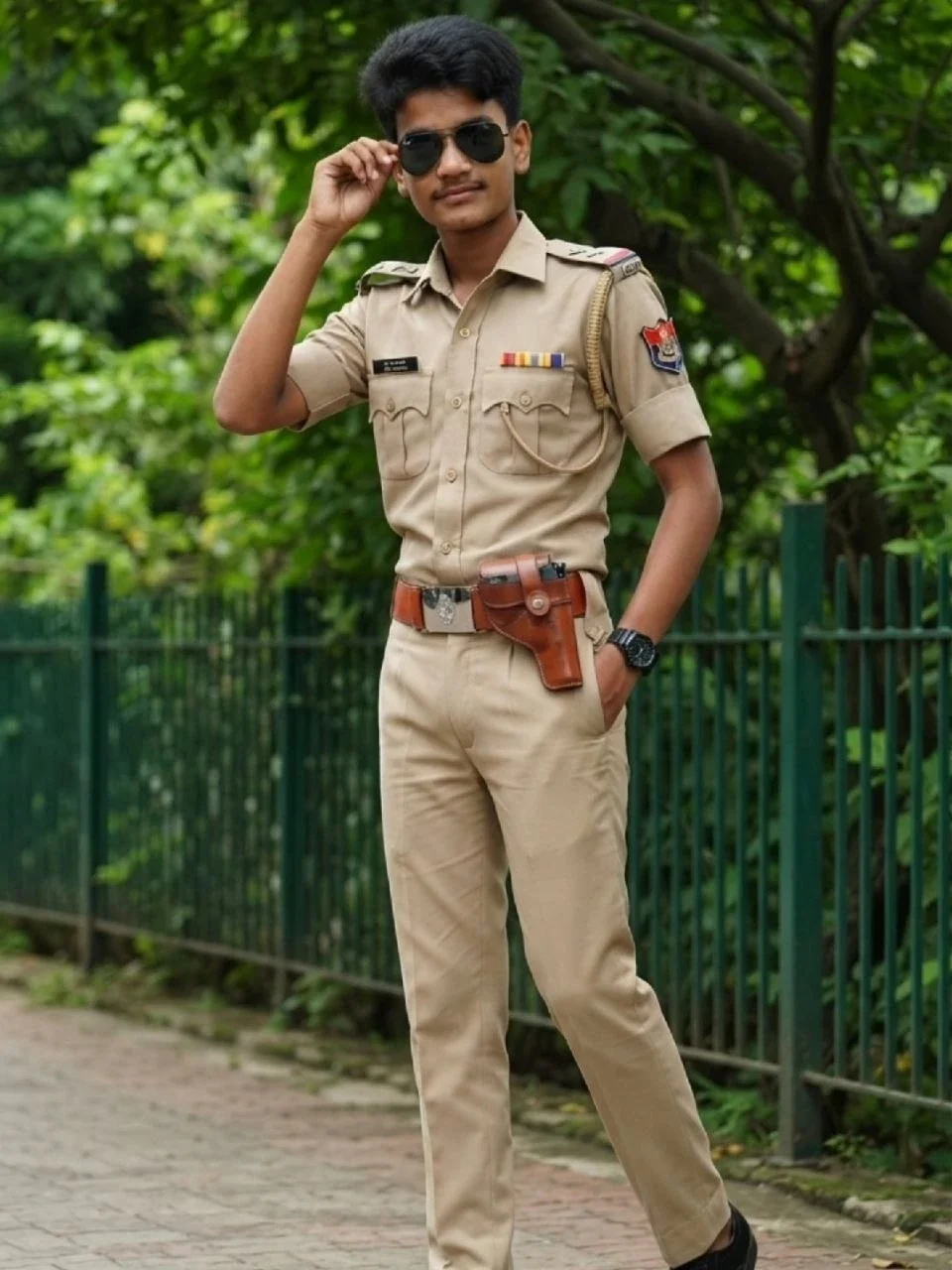 चेहरे की बाहरी पहचान के दृश्य के साथ चेहरे की बाहरी पहचान का दृश्य बिल्कुल वास्तविक धूप का चश्मा